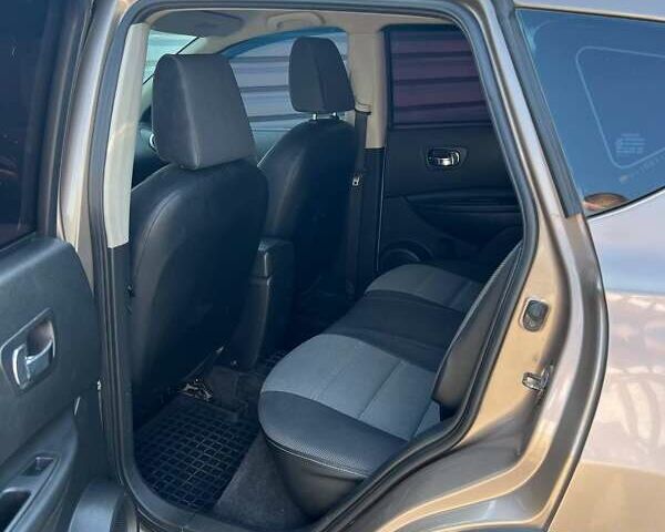 Серый Ниссан Кашкай, объемом двигателя 1.46 л и пробегом 260 тыс. км за 7800 $, фото 5 на Automoto.ua