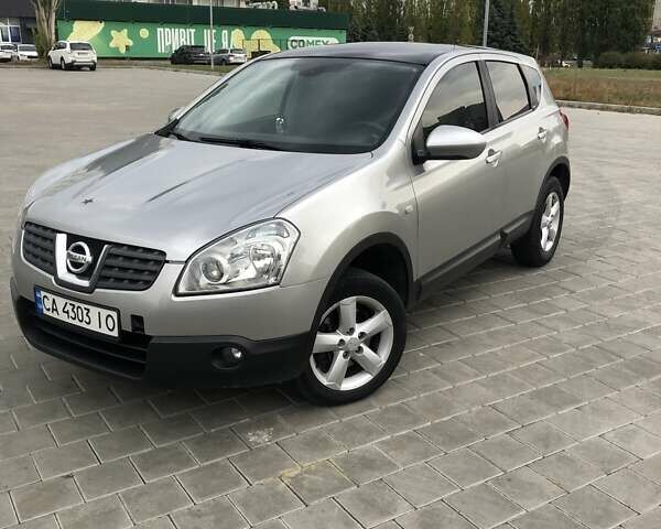 Серый Ниссан Кашкай, объемом двигателя 1.5 л и пробегом 300 тыс. км за 7895 $, фото 2 на Automoto.ua