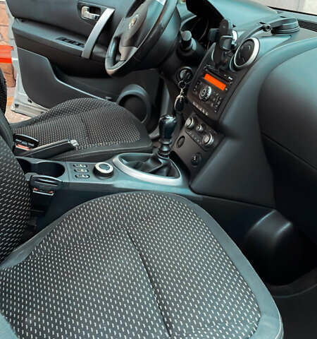 Серый Ниссан Кашкай, объемом двигателя 2 л и пробегом 235 тыс. км за 8300 $, фото 15 на Automoto.ua