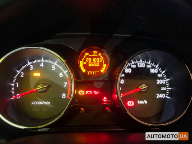 Серый Ниссан Кашкай, объемом двигателя 2 л и пробегом 201 тыс. км за 9500 $, фото 11 на Automoto.ua