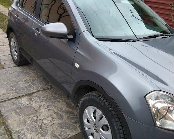 Серый Ниссан Кашкай, объемом двигателя 1.5 л и пробегом 220 тыс. км за 8200 $, фото 3 на Automoto.ua