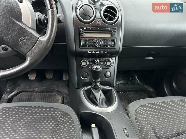 Серый Ниссан Кашкай, объемом двигателя 1.46 л и пробегом 329 тыс. км за 7500 $, фото 5 на Automoto.ua