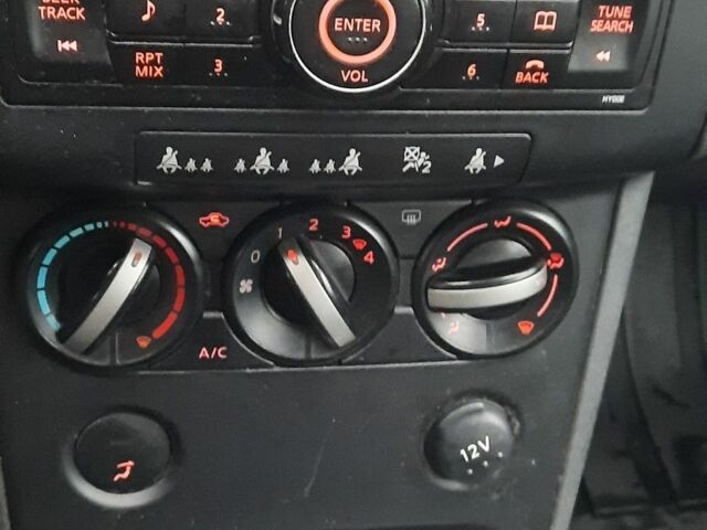 Серый Ниссан Кашкай, объемом двигателя 1.5 л и пробегом 387 тыс. км за 3900 $, фото 6 на Automoto.ua