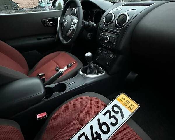 Серый Ниссан Кашкай, объемом двигателя 1.5 л и пробегом 212 тыс. км за 9100 $, фото 13 на Automoto.ua