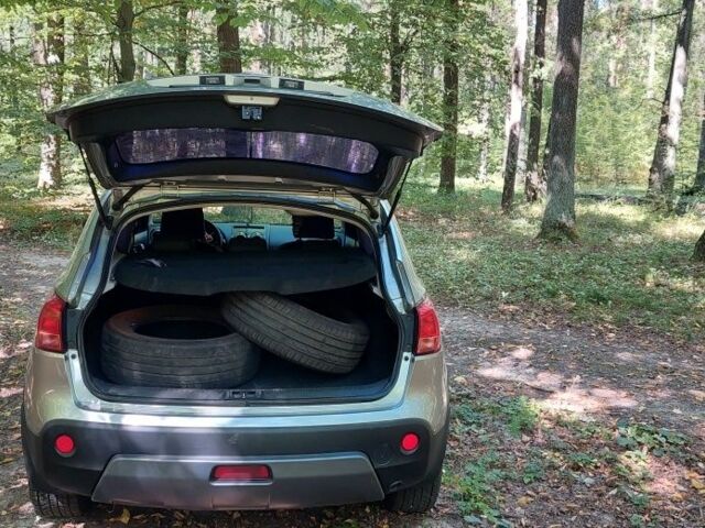 Серый Ниссан Кашкай, объемом двигателя 1.6 л и пробегом 280 тыс. км за 7250 $, фото 7 на Automoto.ua