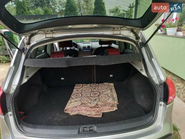 Серый Ниссан Кашкай, объемом двигателя 1.6 л и пробегом 253 тыс. км за 7800 $, фото 5 на Automoto.ua