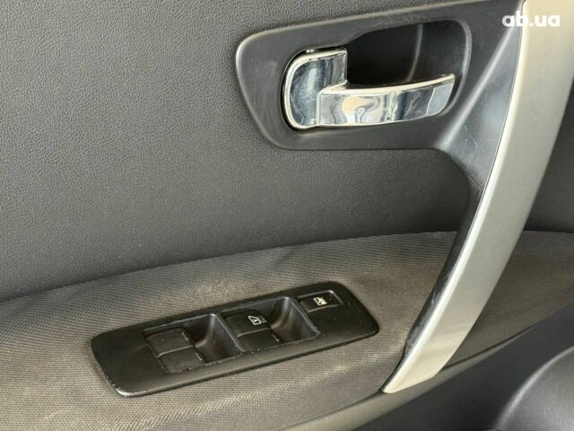 Серый Ниссан Кашкай, объемом двигателя 1.5 л и пробегом 180 тыс. км за 8990 $, фото 6 на Automoto.ua