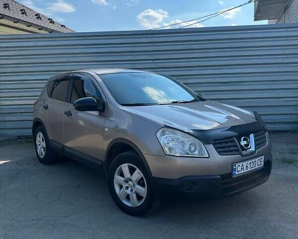 Серый Ниссан Кашкай, объемом двигателя 1.46 л и пробегом 260 тыс. км за 7800 $, фото 1 на Automoto.ua