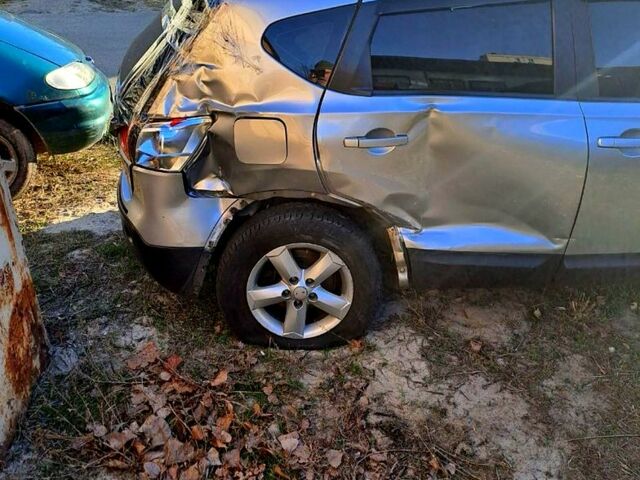 Сірий Ніссан Кашкай, об'ємом двигуна 1.6 л та пробігом 260 тис. км за 7000 $, фото 1 на Automoto.ua