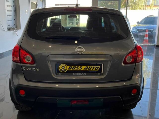 Серый Ниссан Кашкай, объемом двигателя 2 л и пробегом 260 тыс. км за 9000 $, фото 5 на Automoto.ua