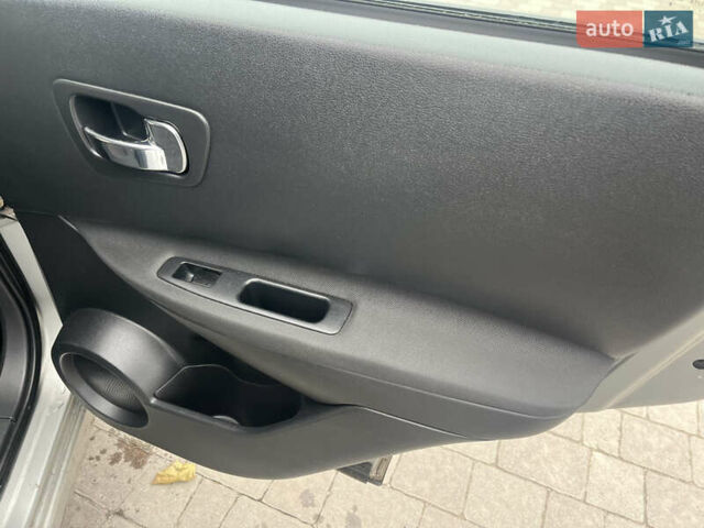Серый Ниссан Кашкай, объемом двигателя 1.6 л и пробегом 152 тыс. км за 7700 $, фото 25 на Automoto.ua