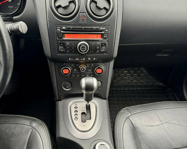 Серый Ниссан Кашкай, объемом двигателя 2 л и пробегом 228 тыс. км за 8800 $, фото 11 на Automoto.ua