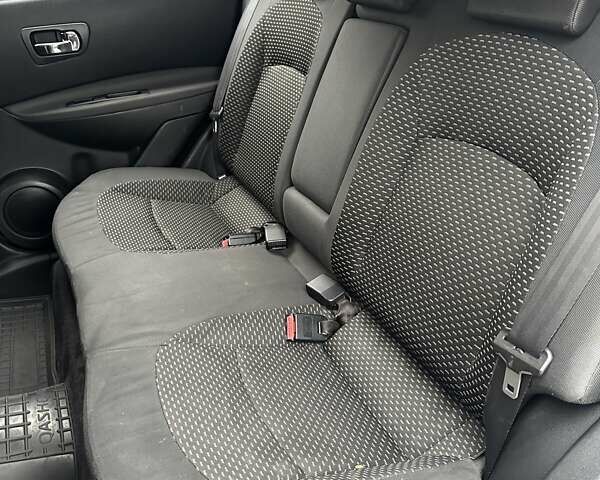 Сірий Ніссан Кашкай, об'ємом двигуна 1.46 л та пробігом 232 тис. км за 8000 $, фото 14 на Automoto.ua