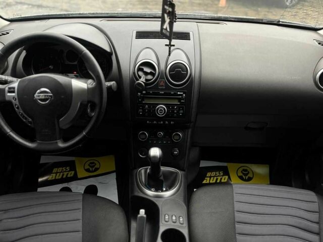 Серый Ниссан Кашкай, объемом двигателя 1.6 л и пробегом 205 тыс. км за 8400 $, фото 8 на Automoto.ua