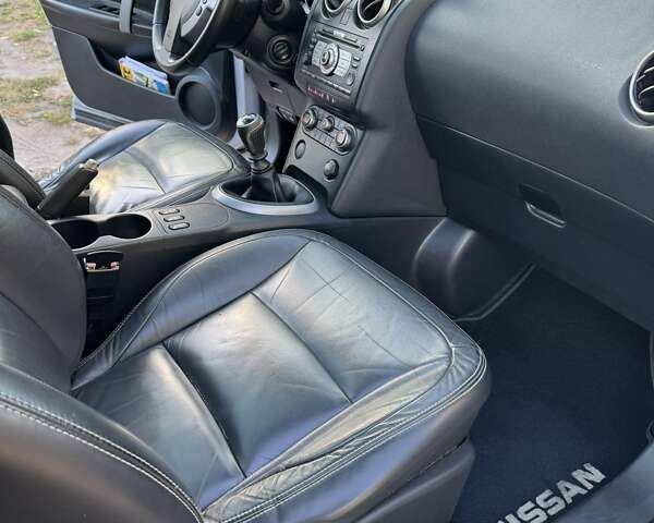 Сірий Ніссан Кашкай, об'ємом двигуна 1.5 л та пробігом 247 тис. км за 10000 $, фото 12 на Automoto.ua