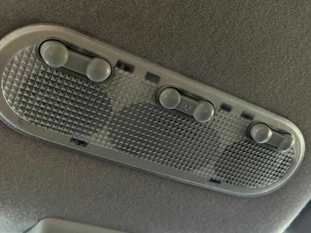 Серый Ниссан Кашкай, объемом двигателя 2 л и пробегом 260 тыс. км за 9000 $, фото 17 на Automoto.ua