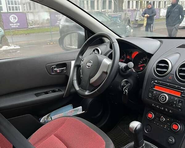 Сірий Ніссан Кашкай, об'ємом двигуна 1.6 л та пробігом 62 тис. км за 7500 $, фото 15 на Automoto.ua