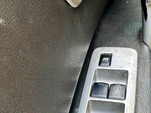 Сірий Ніссан Кашкай, об'ємом двигуна 2.4 л та пробігом 260 тис. км за 3950 $, фото 8 на Automoto.ua