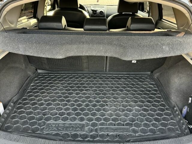 Серый Ниссан Кашкай, объемом двигателя 2 л и пробегом 192 тыс. км за 9200 $, фото 11 на Automoto.ua