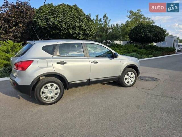 Сірий Ніссан Кашкай, об'ємом двигуна 2 л та пробігом 61 тис. км за 11000 $, фото 7 на Automoto.ua