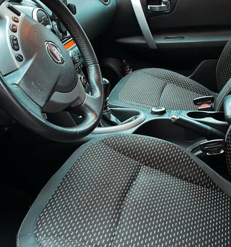 Серый Ниссан Кашкай, объемом двигателя 2 л и пробегом 235 тыс. км за 8300 $, фото 12 на Automoto.ua