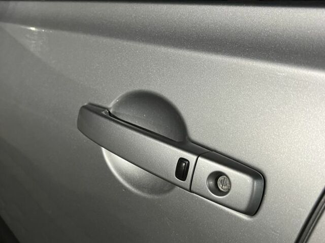 Сірий Ніссан Кашкай, об'ємом двигуна 1.5 л та пробігом 280 тис. км за 7000 $, фото 6 на Automoto.ua