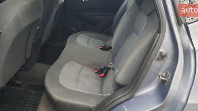 Серый Ниссан Кашкай, объемом двигателя 1.5 л и пробегом 387 тыс. км за 4200 $, фото 7 на Automoto.ua