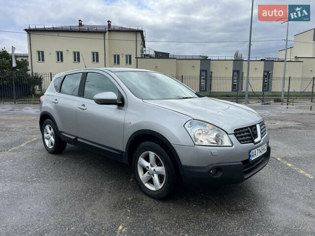 Серый Ниссан Кашкай, объемом двигателя 2 л и пробегом 299 тыс. км за 6300 $, фото 1 на Automoto.ua