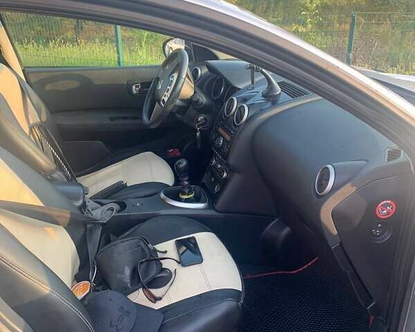 Серый Ниссан Кашкай, объемом двигателя 2 л и пробегом 330 тыс. км за 9500 $, фото 2 на Automoto.ua