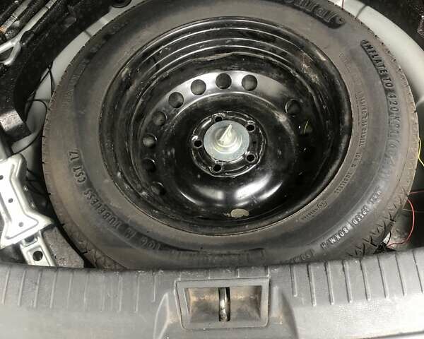 Серый Ниссан Кашкай, объемом двигателя 1.5 л и пробегом 300 тыс. км за 7895 $, фото 5 на Automoto.ua