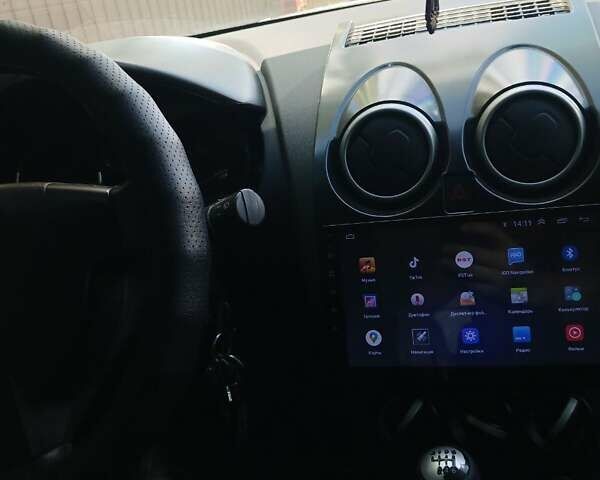 Сірий Ніссан Кашкай, об'ємом двигуна 2 л та пробігом 169 тис. км за 8499 $, фото 2 на Automoto.ua