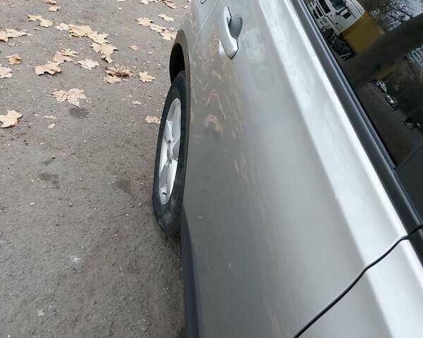 Серый Ниссан Кашкай, объемом двигателя 1.6 л и пробегом 314 тыс. км за 8100 $, фото 4 на Automoto.ua