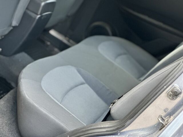 Серый Ниссан Кашкай, объемом двигателя 2 л и пробегом 350 тыс. км за 3700 $, фото 7 на Automoto.ua