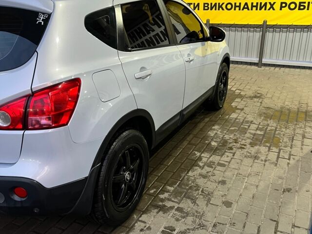 Серый Ниссан Кашкай, объемом двигателя 2 л и пробегом 230 тыс. км за 8500 $, фото 4 на Automoto.ua