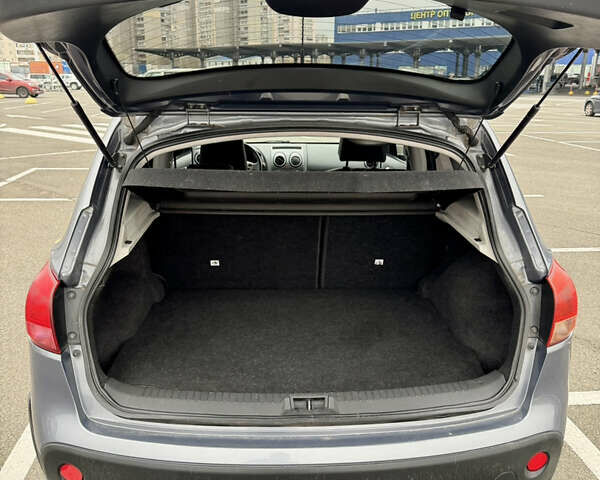 Серый Ниссан Кашкай, объемом двигателя 2 л и пробегом 228 тыс. км за 8800 $, фото 12 на Automoto.ua