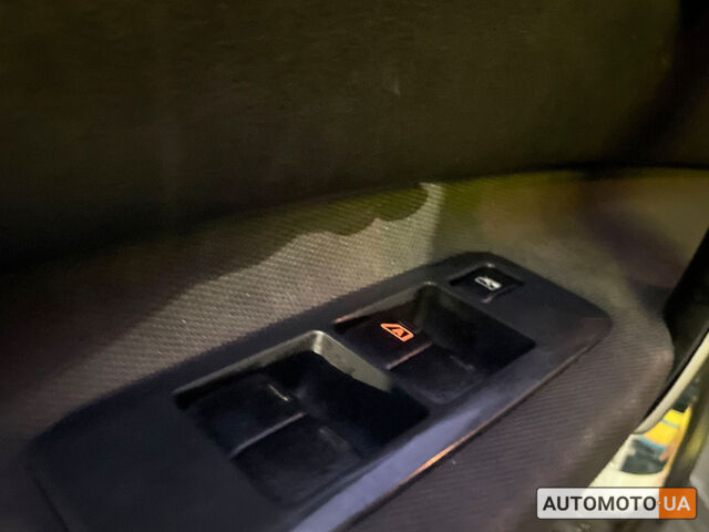 Серый Ниссан Кашкай, объемом двигателя 2 л и пробегом 201 тыс. км за 9500 $, фото 7 на Automoto.ua