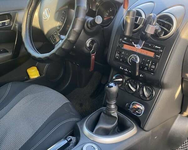 Серый Ниссан Кашкай, объемом двигателя 2 л и пробегом 215 тыс. км за 9000 $, фото 12 на Automoto.ua