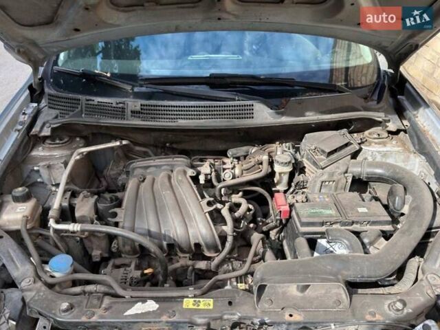 Серый Ниссан Кашкай, объемом двигателя 1.6 л и пробегом 260 тыс. км за 2999 $, фото 9 на Automoto.ua