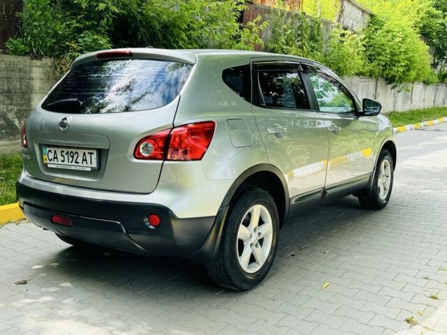 Серый Ниссан Кашкай, объемом двигателя 2 л и пробегом 206 тыс. км за 8300 $, фото 3 на Automoto.ua