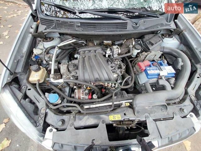 Серый Ниссан Кашкай, объемом двигателя 1.6 л и пробегом 314 тыс. км за 8100 $, фото 15 на Automoto.ua