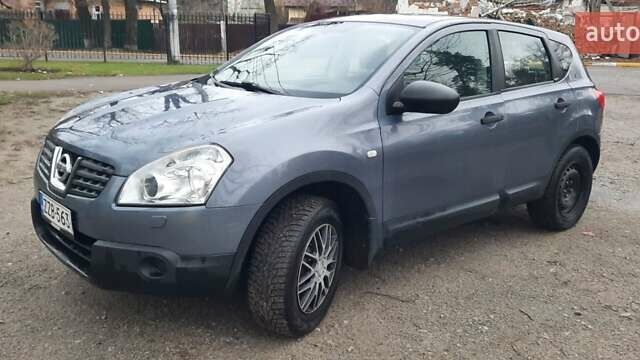 Серый Ниссан Кашкай, объемом двигателя 1.5 л и пробегом 387 тыс. км за 4200 $, фото 1 на Automoto.ua