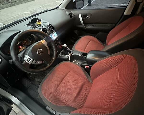 Сірий Ніссан Кашкай, об'ємом двигуна 1.6 л та пробігом 131 тис. км за 7500 $, фото 7 на Automoto.ua
