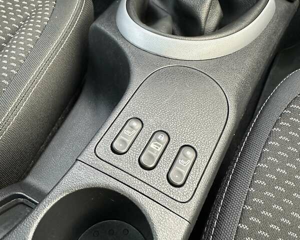 Сірий Ніссан Кашкай, об'ємом двигуна 1.5 л та пробігом 250 тис. км за 8900 $, фото 25 на Automoto.ua