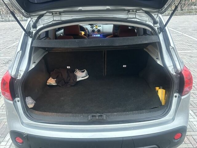 Сірий Ніссан Кашкай, об'ємом двигуна 1.6 л та пробігом 131 тис. км за 7500 $, фото 6 на Automoto.ua