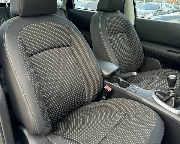 Сірий Ніссан Кашкай, об'ємом двигуна 1.5 л та пробігом 250 тис. км за 8900 $, фото 31 на Automoto.ua