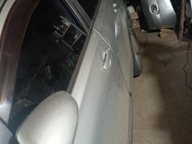 Серый Ниссан Кашкай, объемом двигателя 2 л и пробегом 172 тыс. км за 3000 $, фото 6 на Automoto.ua