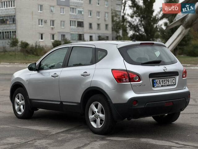 Серый Ниссан Кашкай, объемом двигателя 2 л и пробегом 197 тыс. км за 8500 $, фото 3 на Automoto.ua