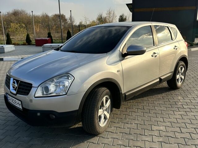 Серый Ниссан Кашкай, объемом двигателя 2 л и пробегом 192 тыс. км за 9200 $, фото 4 на Automoto.ua