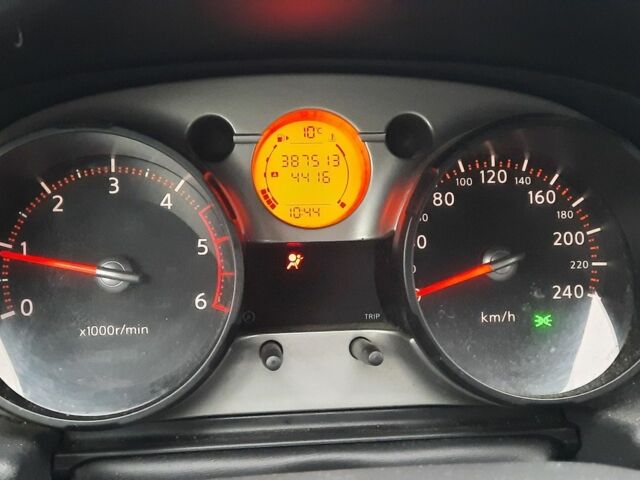 Серый Ниссан Кашкай, объемом двигателя 1.5 л и пробегом 387 тыс. км за 3900 $, фото 5 на Automoto.ua