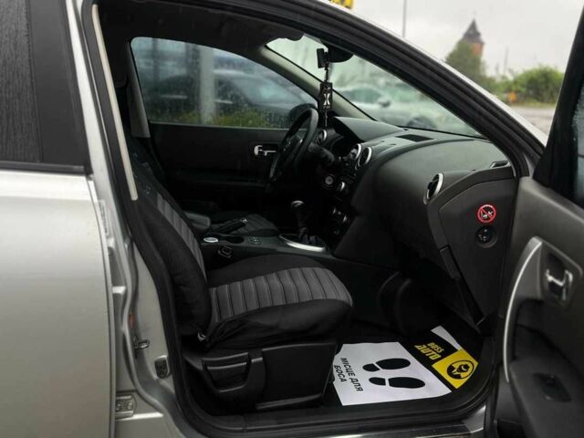 Серый Ниссан Кашкай, объемом двигателя 1.6 л и пробегом 205 тыс. км за 8400 $, фото 12 на Automoto.ua